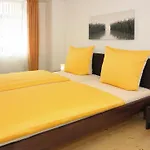 Braun *